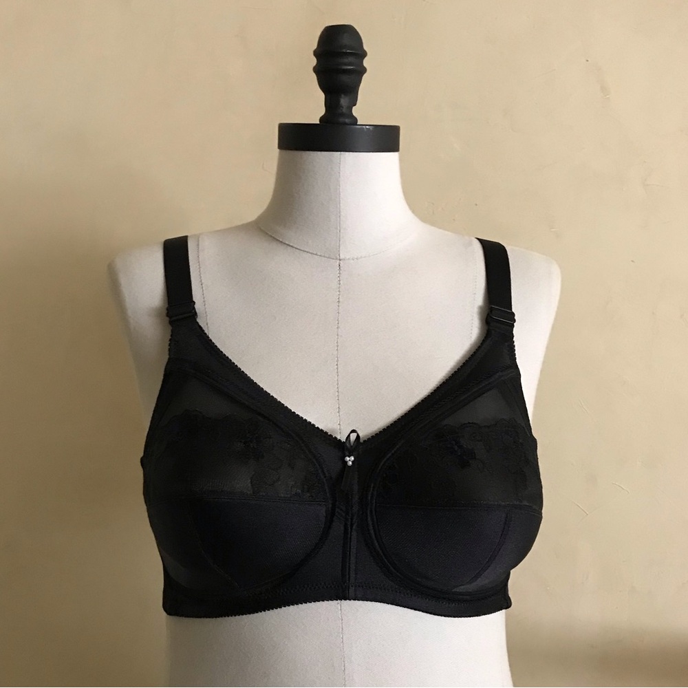 Vintage Wacoal Black Full Coverage Bra
